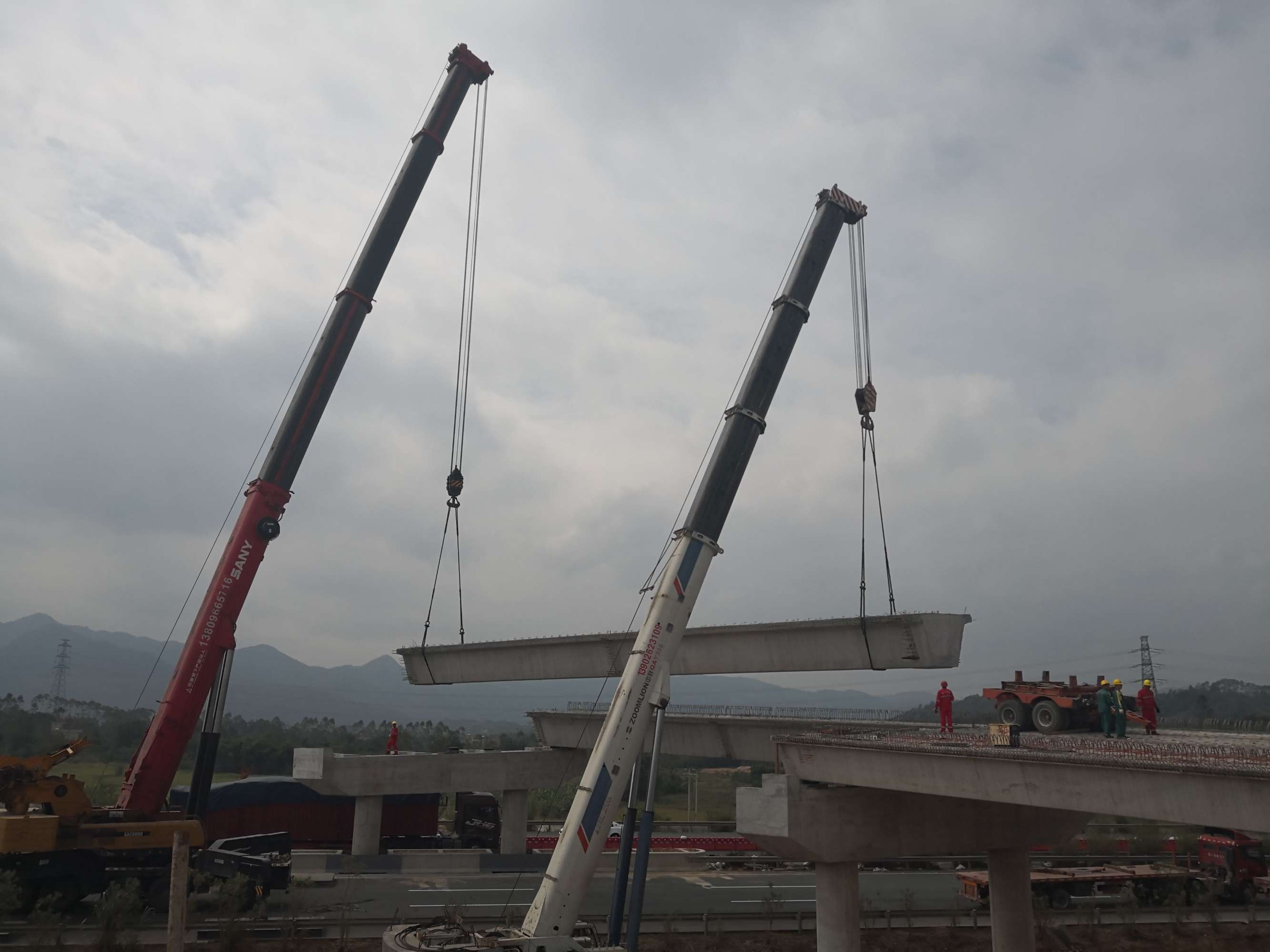 建德履带吊公路运输方案装配式建筑超长超重组合梁运输吊装技术要点