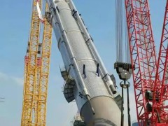 海南煉化：百米高、超千噸設備二甲苯塔吊裝就位！